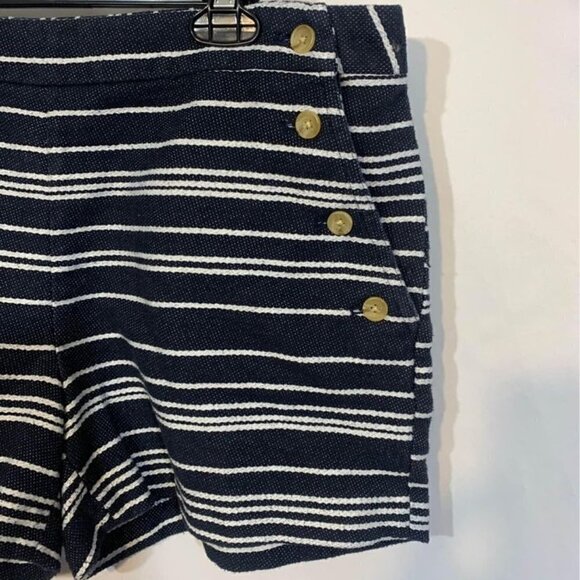 BANANA Republic shorts. Size 12 cotton/poly blend. navy/white. - Picture 2 of 7